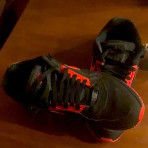 Men’s Nike shoes gently worn